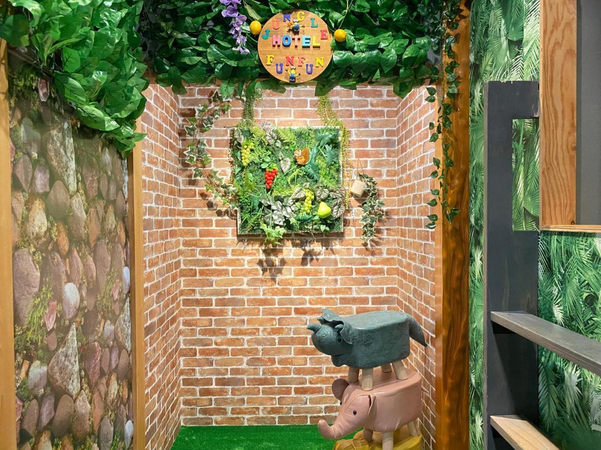 Hotel Jungle Fun Fun Ōsaka Exterior foto